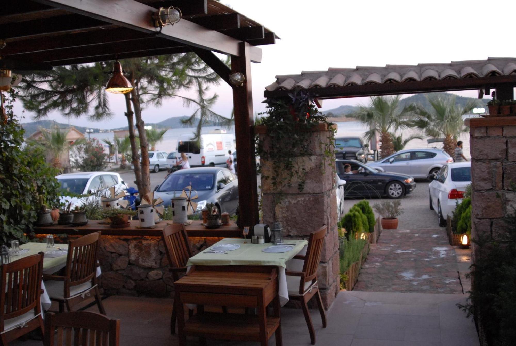 Aliye Hanim Hotel Ayvalik Ngoại thất bức ảnh