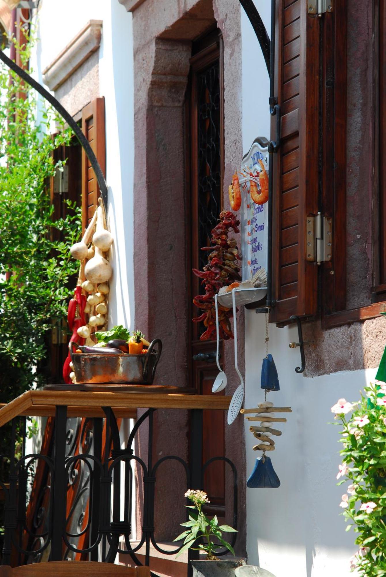 Aliye Hanim Hotel Ayvalik Ngoại thất bức ảnh